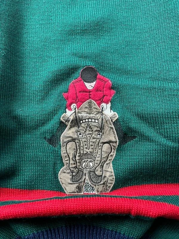 Pull en laine à col rond brodé style Coogi Vintage avec boutons sur les épaules – photo 7